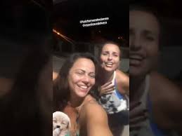 Entenda atriz pediu mais cautela à colega de profissão que não concordou totalmente com as falas ditas pela artista Viviane Araujo Se Diverte Ao Cantar Musica De Belo Em Churrasco Youtube