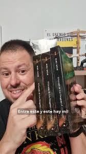 ¡Mil ejemplares ya en manos de lectores! 😱🐉, Descubre la saga de fantasía  épica oscura que está conquistando a fans de El Señor de los Anillos, Juego  de Tronos y The Witcher., En este vídeo te muestro ...