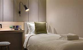 Just a stone's throw from the city's vibrant marina bay and historical civic district, it offers a generous range of inspired restaurants a Aerotel Airport Transit Hotel Aerotel Singapore