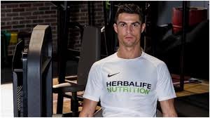 Velocidade de movimento aumenta em 40%. Cristiano Ronaldo New Look Juventus Star Shares Workout Video From Quarantine Sports New Hairdo Zee5 News