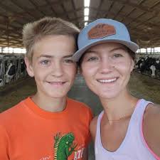 Did you know the word #Selfie was first used back in 2002? Some of our  followers weren't even born yet! . . Fast forward to today, and we're  celebrating #NationalSelfieDay with some