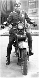 Buffalo Ny Police Motorcycle Officer Do You Remember When The Police Wanted To Help You Harleydavidsonpolice Old Police Cars Vintage Motorcycles Police
