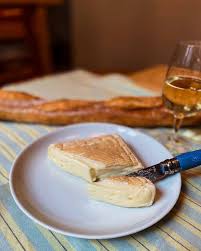 A List Of The Top Ten French Cheeses In France Via Davidlebovitz In 2020 French Cheese Food Wine Food Pairing