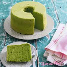 Cracks may appear on top; Pandan Chiffon Cake Bake With Paws