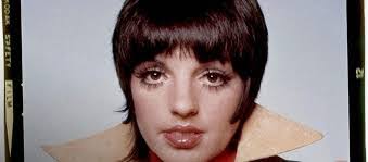 Courtney Custer's Instagram, Twitter & Facebook