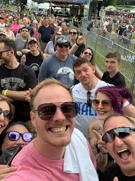 One of the highlights of the festival was Daughtry bringing up his daughter  to sing Waiting For Superman. She crushed it!