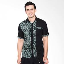 Karena pakaian ini seakan tak tergerus oleh zaman. 11 Baju Batik Kombinasi Pria Yang Cocok Untuk Suasana Formal Maupun Santai