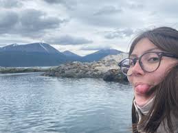 no me avisaron q hacía tanto frio y solo me traje una chamarra