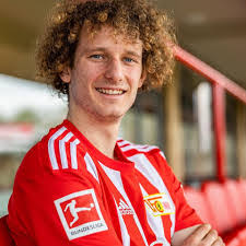 Alex Kral's Instagram, Twitter & Facebook