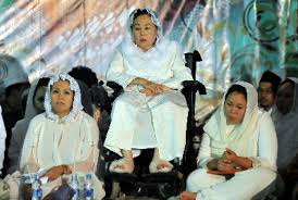 Istri gus dur sinta nuriyah dikabarkan meninggal dunia, begini reaksi alissa wahid. Sinta Nuriyah Wahid Berharap Tak Ada Kecurangan Di Pemilu Republika Online