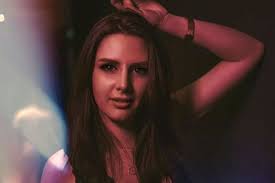 Lido bem com o meu corpo”: Marisa Pérez não põe de lado ideia de fazer  topless