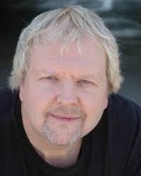 Elliott Vance's Instagram, Twitter & Facebook