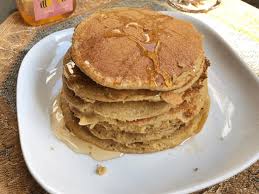 Campur pisang dengan susu dan terigu kemudian tambahkan gula dan telur yang sudah dicampur. Resep Pancake Anti Gagal Untuk Sarapan