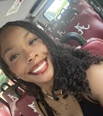 Teaching Alabama Crimson Tide football to young fans