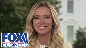 White house press secretary kayleigh mcenany talks to. Kayleigh Mcenany Media Tries To Ask Trump Questions That Put Him In A Corner Youtube