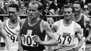 An athlete cannot run with money in his pockets. 1968 Interview Mit Emil Zatopek Sportgeschichten Dw 02 09 2015