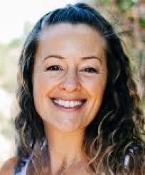 Anna La's Instagram, Twitter & Facebook