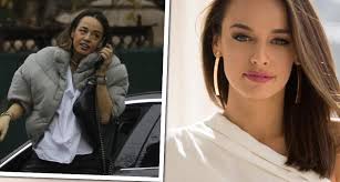 Andreea raicu este una dintre cele mai frumoase vedete din românia. Video Paparazzi Are 42 De Ani Si A Decis SÄƒ Se Dea Pe Natural Cum AratÄƒ NemachiatÄƒ Andreea Raicu Spynews Ro