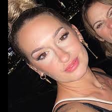 Ellen Mcevoy's Instagram, Twitter & Facebook