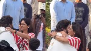 Allu Arjuns wife Sneha Reddy breaks down, hugs actor as he returns home  after spending night in jail. Watch - Hindustan Times