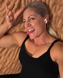 Elisha Harris's Instagram, Twitter & Facebook