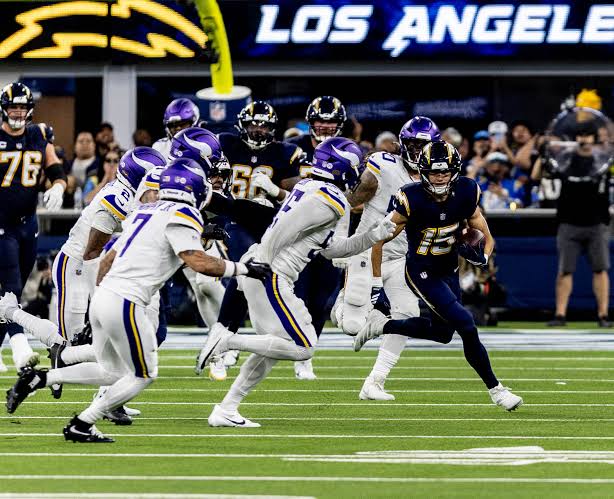 Chargers dominate Vikings in 37-10 primetime victory | Valley News