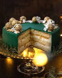 Weihnachtstorte Mit Kaki Fullung Fondant Xmas Cake Torten Weihnachtstorten Weihnachtsrezepte