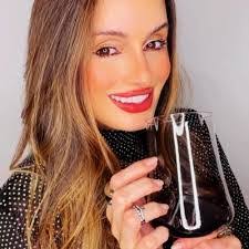 Paula Barbara's Instagram, Twitter & Facebook