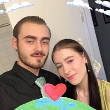 Looking for people to play pvp with in ark game?