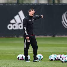 Meine freundin war dabei und wurde leider von einem unserer 'fans' rassistisch beleidigt und mit bier beworfen, sagte kruse: Bundesliga Max Kruse Von Union Berlin In Instagram Zoff Verwickelt