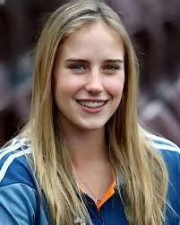 Ellyse Perry's impressive cricket career and beauty