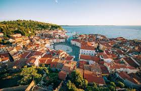 Vecina de italia, croacia, hungría y austria consta de un acceso al mar adriático de 42 kilómetros de costa. Los Pueblos De La Costa De Eslovenia El Blog De Viatges Alemany