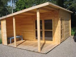 2 log cabin type of feel small house with covered front porch chalet de jardin plan abris de jardin chalet bois