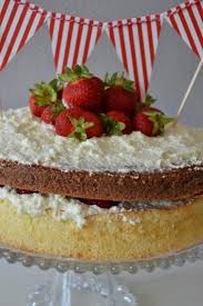 Happy Birthday Brownie Eine Blonde Und Braune Torte Kuchen Ideen Dessert Ideen Kuchen Ohne Backen