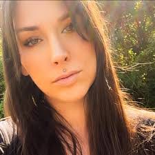 Kim Brubaker's Instagram, Twitter & Facebook