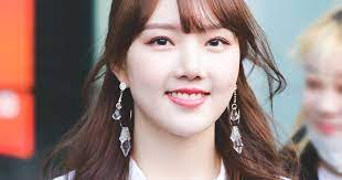 Gfriend won several 2015 female rookie awards and has garnered momentum since their debut despite being from a small company. Gfriend S Yerin Reportedly Has Her First Scheduled Activity Since The News Of The Group Leaving Source Music Koreaboo