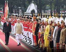 The golden headdress is part of an elaborate costume, worn as part of traditional. National Costume Of Indonesia Wikiwand