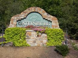 Stunning 4 bed 4.5 bath cabin in the highly desirable chalet village in gatlinburg! Cabins Condos Homes Land For Sale In Gatlinburg Tn