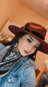 How to tie a Wild Rag