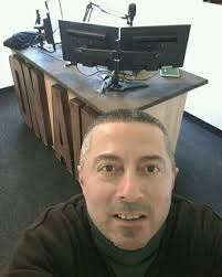 BANKER radio 98,3 MHz