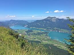 Ebenso spielt der wolfgangsee in „sound of music eine rolle, da einige szenen hier am wolfgangsee und der umliegenden region gedreht wurden. Wanderwege Am Wolfgangsee Die Schonsten Touren Der Region Outdooractive
