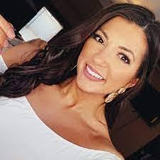 Kathryn Wingate's Instagram, Twitter & Facebook