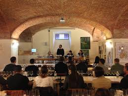 Banca del vino is located in pollenzo. Il Piemonte E Una Grande Terra Di Bianchi Slowine