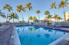 Our staff is certified and well trained, respects all pets as their own, and is on site 24 hours a day, 7 days a week, ensuring that your dog is kept clean, dry, healthy, well exercised, and. Outrigger Beach Resort Fort Myers Beach 8 7 10 Updated 2021 Prices