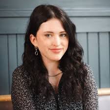 Allie Davis's Instagram, Twitter & Facebook