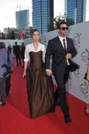 We would like to show you a description here but the site won't allow us. Birce Akalay And Sarp Levendoglu Actrice
