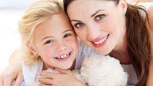 Di seguito tante frasi romantiche da dedicare alla moglie per sorprenderla. Frasi Sulle Figlie Femmine Dediche Immagini E Video Per Una Figlia Passione Mamma