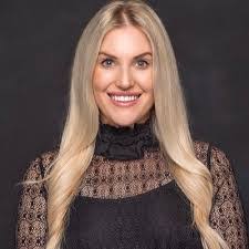 Erin Hendrickson's Instagram, Twitter & Facebook