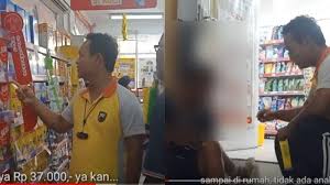 Nonton online di vidio demi memberi keempat anaknya susu, seorang pria nekat mencuri susu bubuk di sebuah minimarket. Kisah Viral Pria Curi Susu Demi Anaknya Terdengar Sampai Ke Ganjar Pranowo Tolong Dinsos Jateng Tribunnews Com Mobile