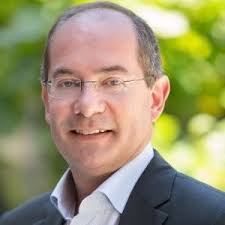 Congratulations to Eric Johnson, former senior vice president of  advancement and now senior philanthropic advisor to President Kumar, who  has been honored with the university's Hosea Ballou Medal for…